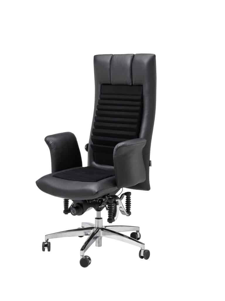 Schwarzer ergonomischer Bürostuhl mit Rollen