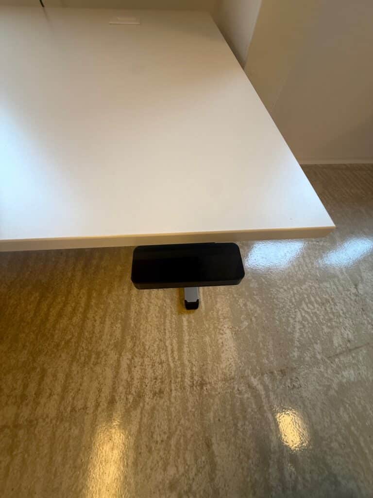 elektrisch-hoehenverstellbarer-Tisch-bild-3